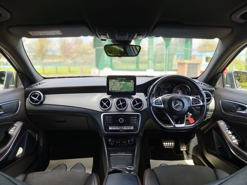 Mercedes-Benz GLA Class Gla 200 D Amg SN67PXD Grey #2