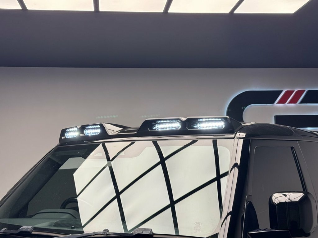 Land Rover Defender 3L Se MJ71XXB Black #6