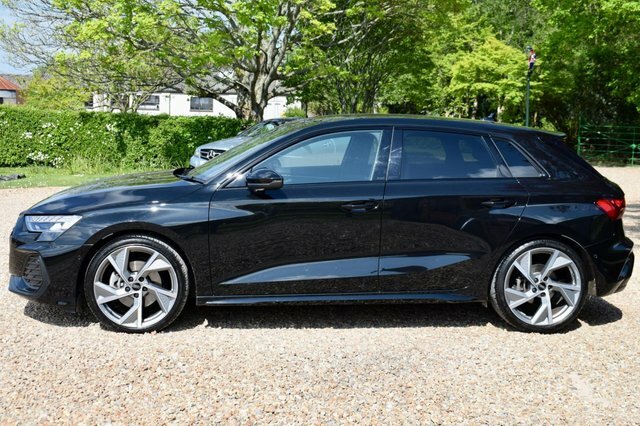 Audi A3 1.5 Tfsi 35 Black Edition Sportback S T KM74XUV Black #4