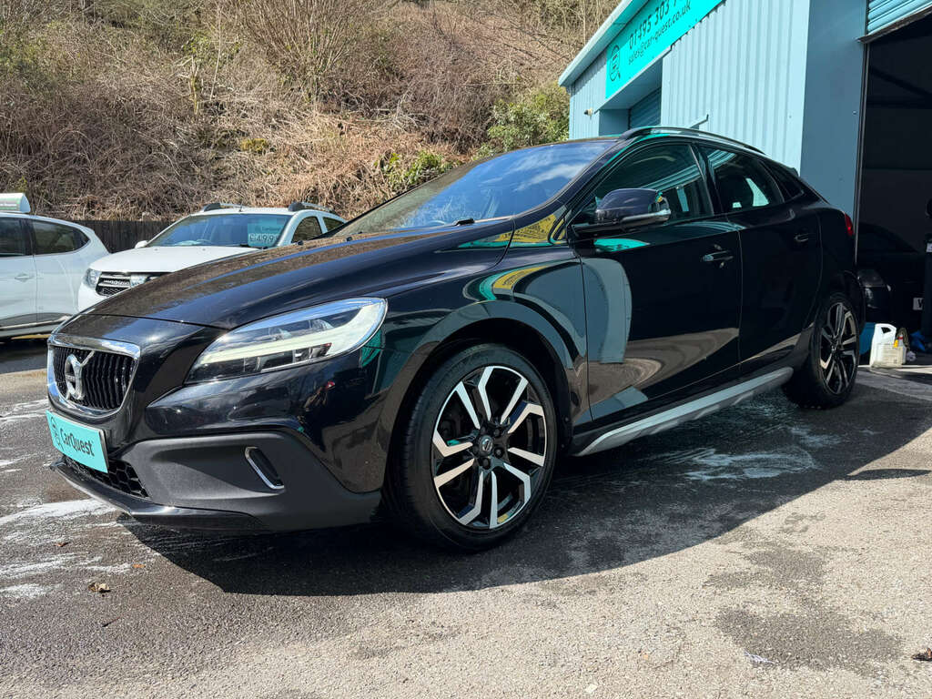 Volvo V40 Cross Country 1.5 V40 Cross Country Professional T3 Black