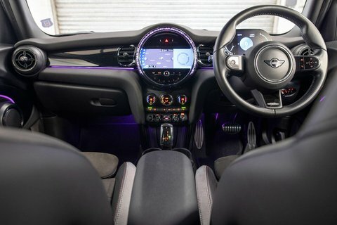 Mini Hatch 1.5 Cooper Sport YE71JUC #2