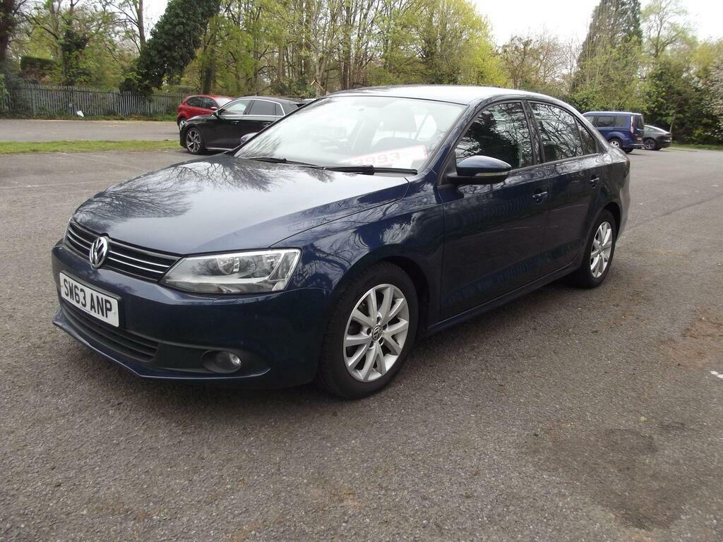 Volkswagen Jetta 1.6 Tdi Bluemotion Tech Se Euro 5 S S Blue #3