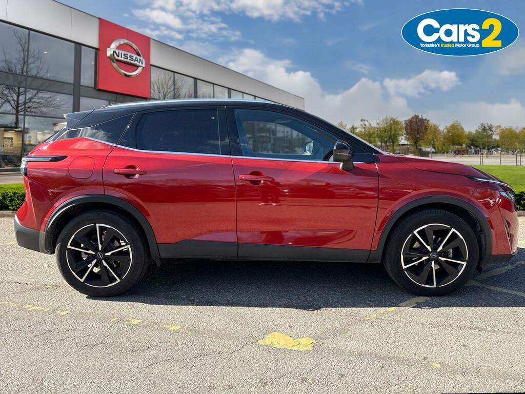 Nissan Qashqai 1.3 Dig-t Mh 158 Tekna Xtronic YF75SBO Red #2