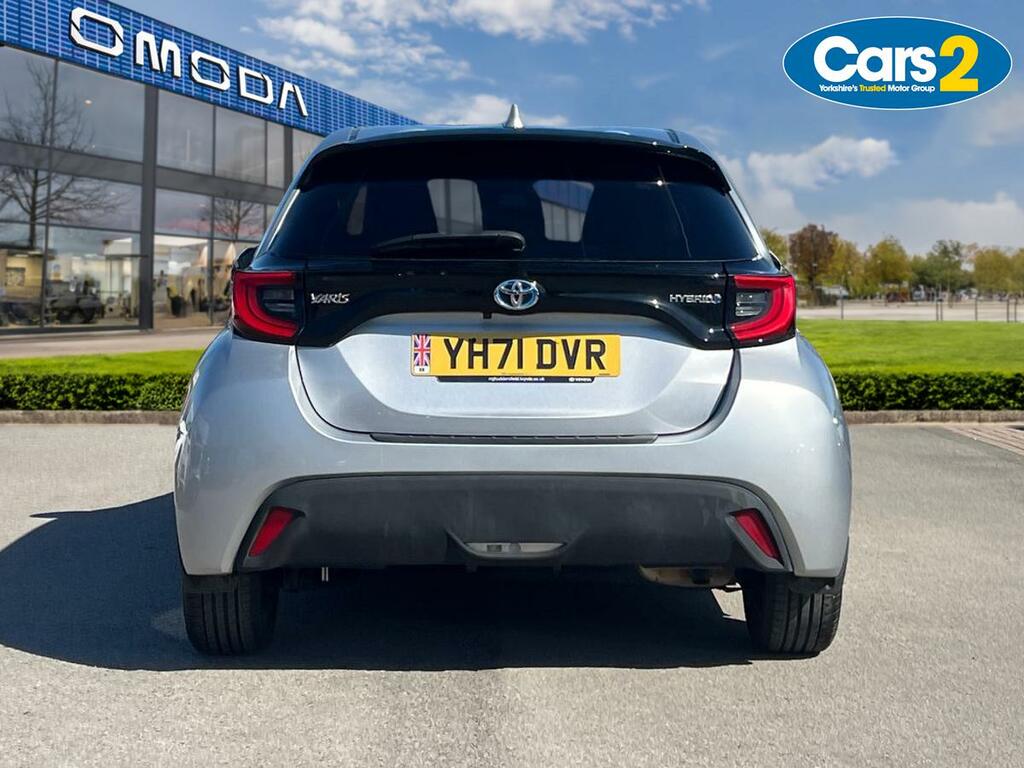 Toyota Yaris 1.5 Hybrid Design Cvt YH71DVR Silver #4
