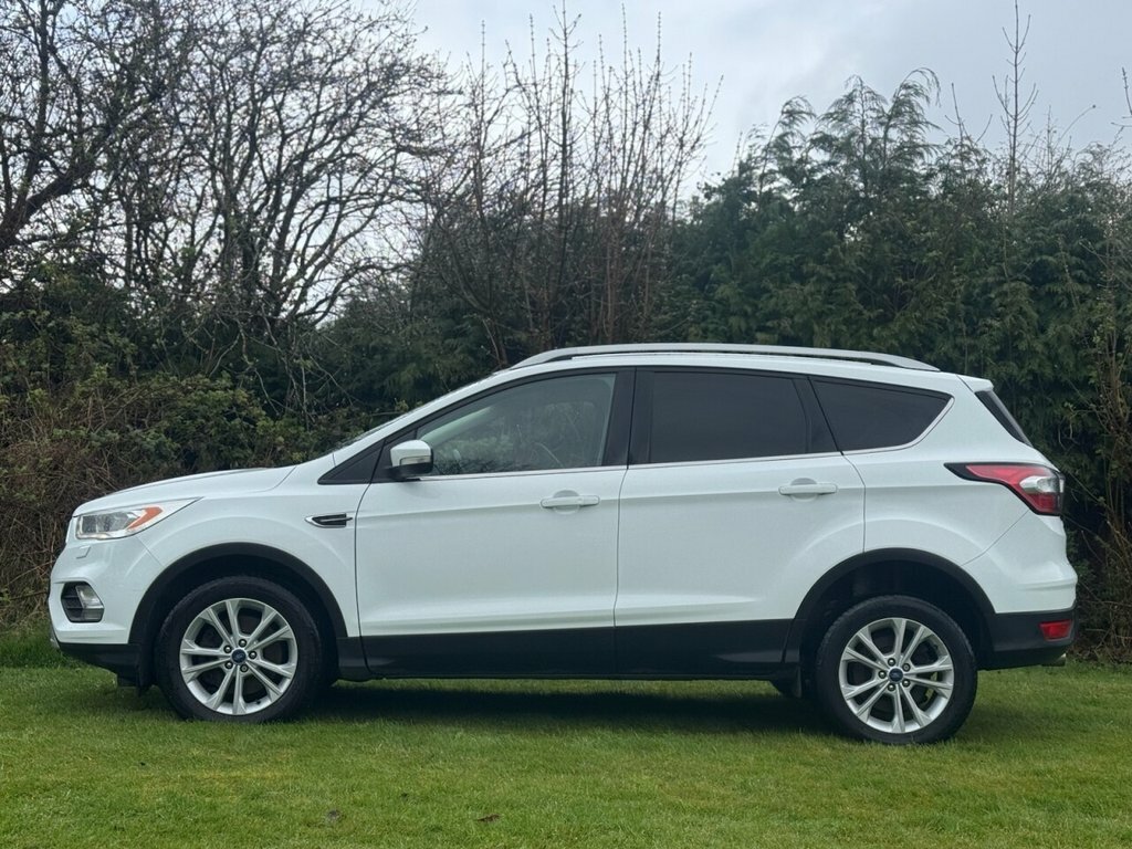 Ford Kuga 2L Titanium EJ66KTG White #5