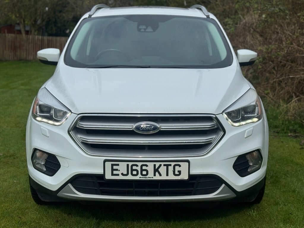 Ford Kuga 2L Titanium EJ66KTG White #2