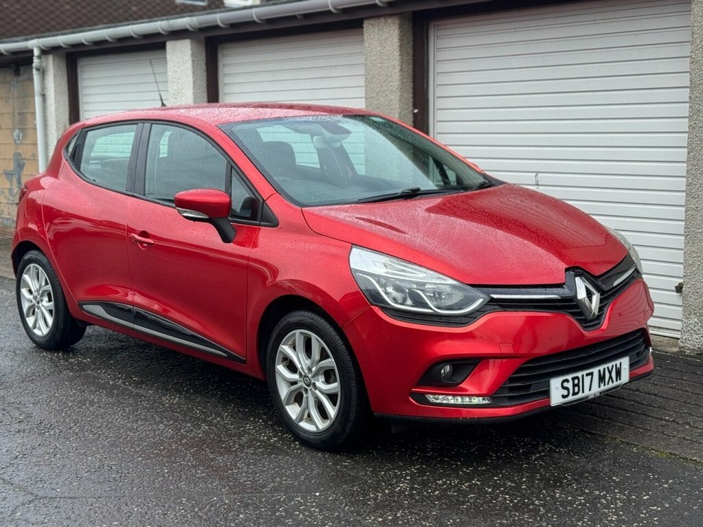 Renault Clio 1.2L Dynamique Nav Red