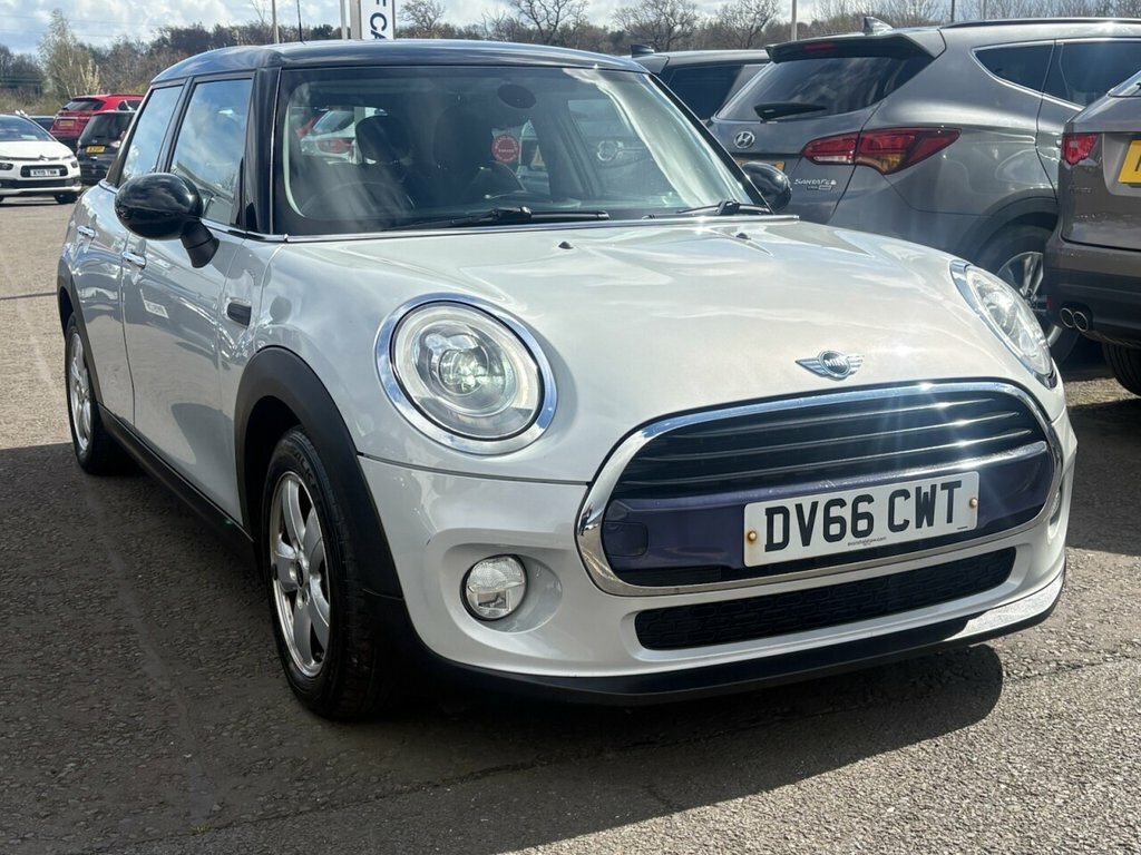 Mini Hatch 1.5L Cooper D Silver