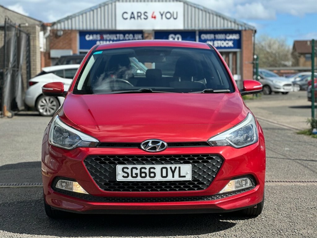Hyundai I20 1L Se SG66OYL Red #3