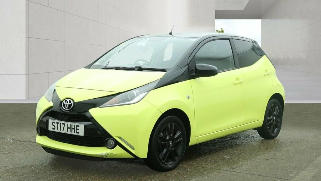 Toyota Aygo 1L X-cite ST17HHE Yellow #2