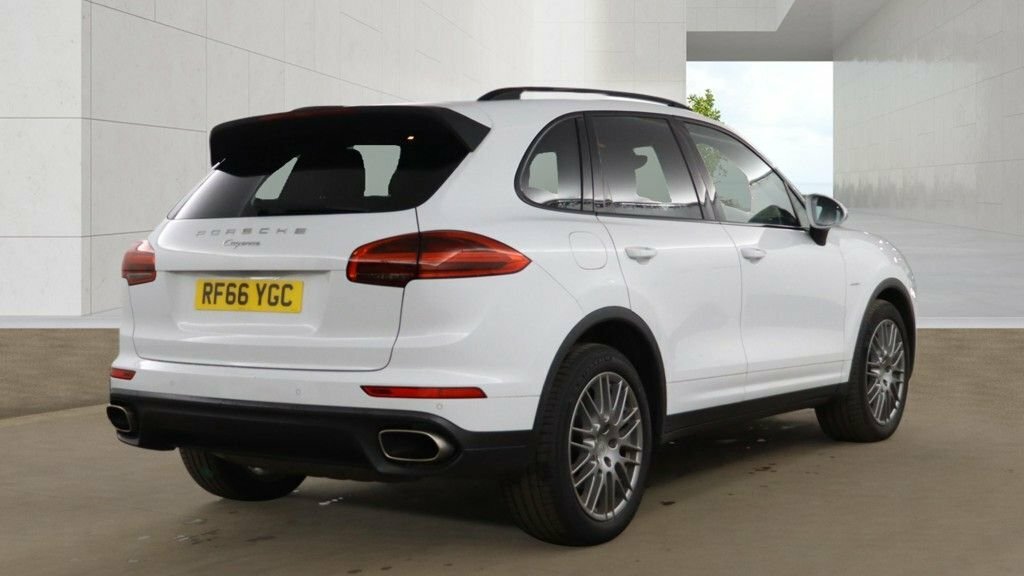Porsche Cayenne 3L Null RF66YGC White #4