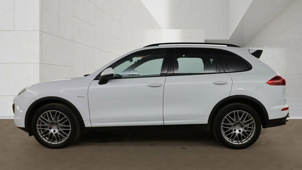 Porsche Cayenne 3L Null RF66YGC White #6
