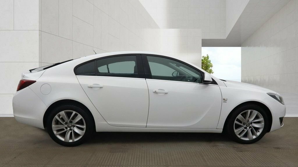 Vauxhall Insignia 2L Sri BN15JWL White #5