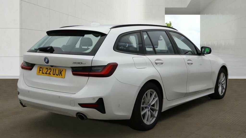 BMW 3 Series 2L Se Pro FL22UJK White #4