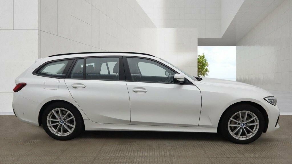 BMW 3 Series 2L Se Pro FL22UJK White #5