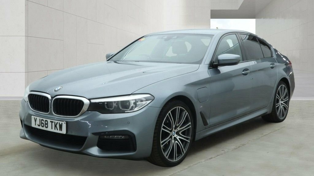 BMW 5 Series 2L M Sport YJ68TKW Blue #2