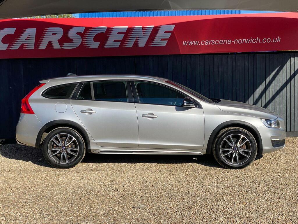 Volvo V60 Cross Country Estate 2.4 D4 Lux Nav Awd Euro 6 Ss 2 Silver