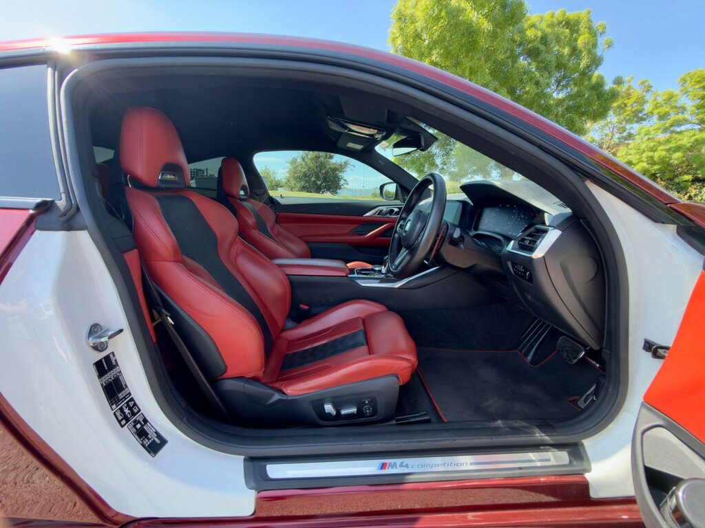 BMW M4 3.0 Biturbo Competition Coupe Steptroni White
