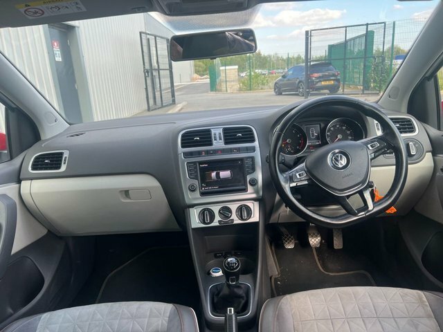 Volkswagen Polo Beats Hatchback AK67KYW White #5