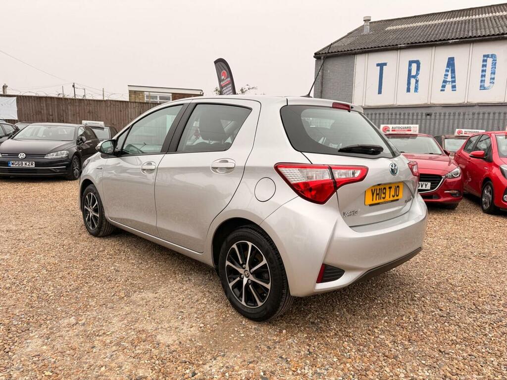Toyota Yaris Hybrid YH19TJO Silver #6