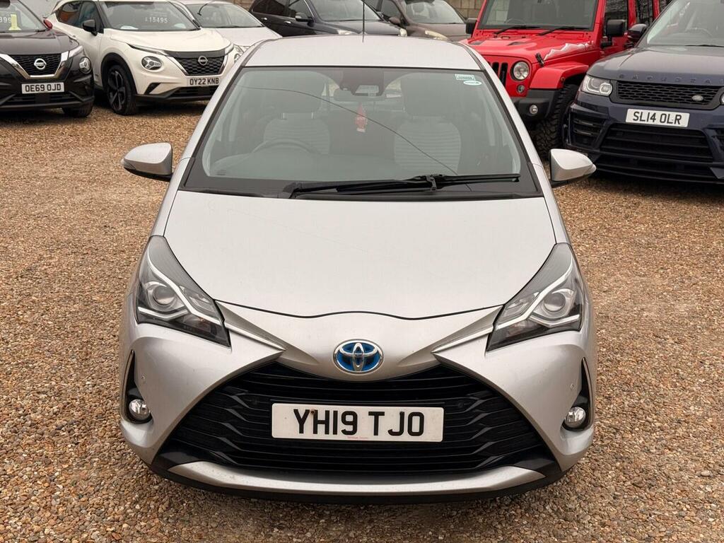Toyota Yaris Hybrid YH19TJO Silver #4