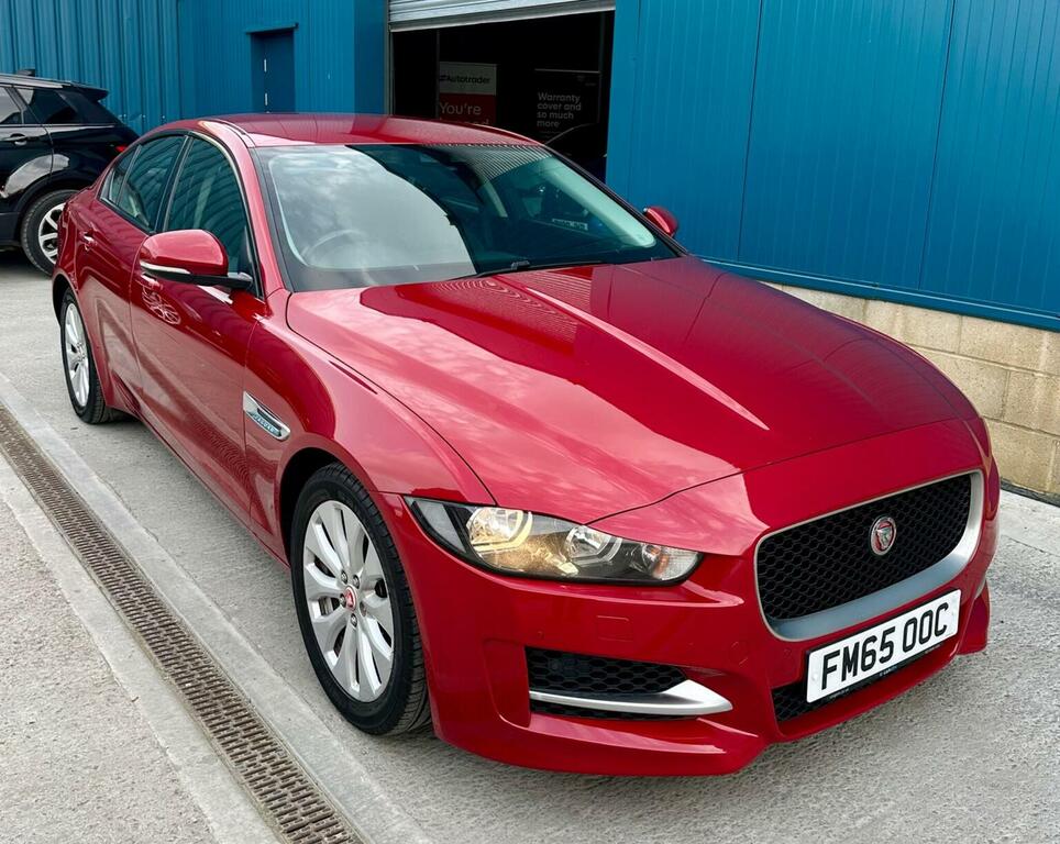 Jaguar XE Saloon 2.0D Prestige Euro 6 Ss 20166 FM65OOC Red #4