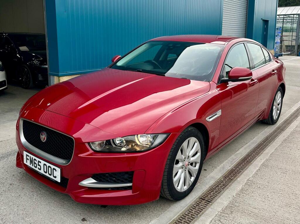 Jaguar XE Saloon 2.0D Prestige Euro 6 Ss 20166 Red