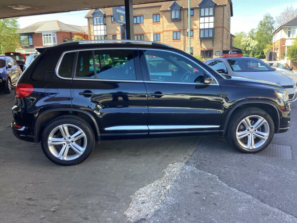 Volkswagen Tiguan Suv 2.0 Tdi Bluemotion Tech R-line Edition Dsg 4Wd RX16PTO Black #2