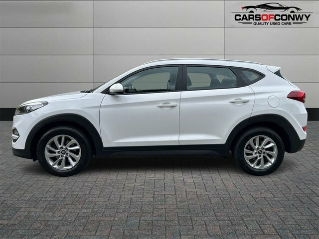 Hyundai Tucson 1.7 Crdi Blue Drive Se Nav Suv Dct Euro BT17VKV White #4