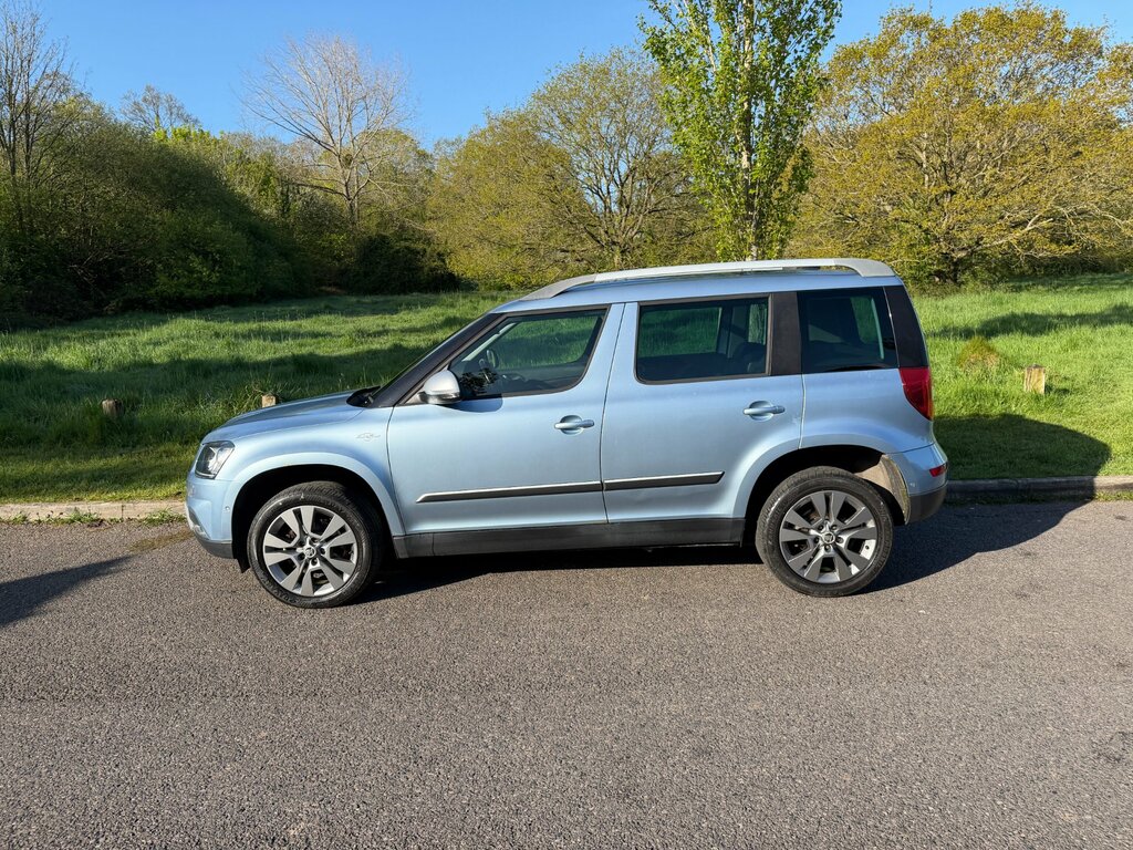 Skoda Yeti 2.0 Tdi Laurin Klement Outdoor 4Wd PF63TFX Blue #4