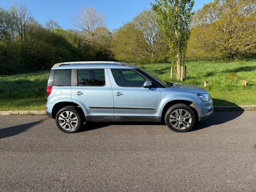 Skoda Yeti 2.0 Tdi Laurin Klement Outdoor 4Wd PF63TFX Blue #3