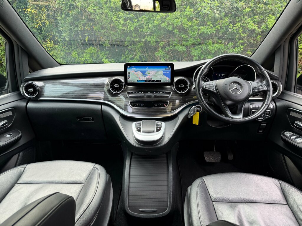 Mercedes-Benz EQV Mpv Silver #6
