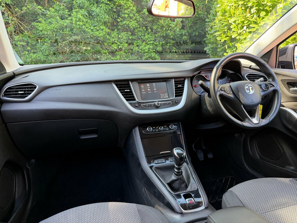 Vauxhall Grandland X 1.6 Turbo D Blueinjection Se Euro 6 DY68TXE Black #6