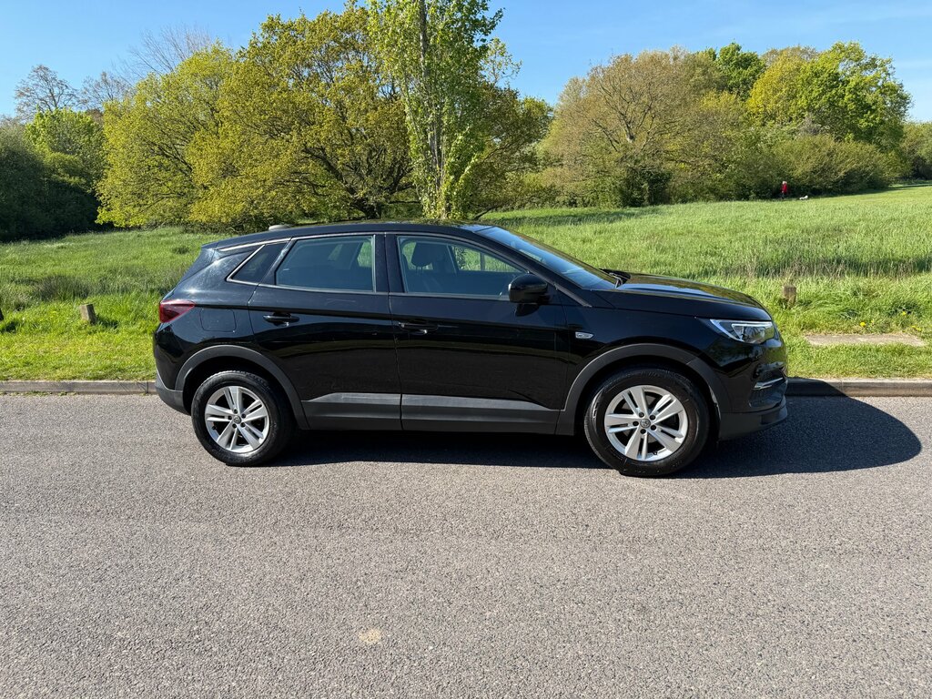 Vauxhall Grandland X 1.6 Turbo D Blueinjection Se Euro 6 DY68TXE Black #2