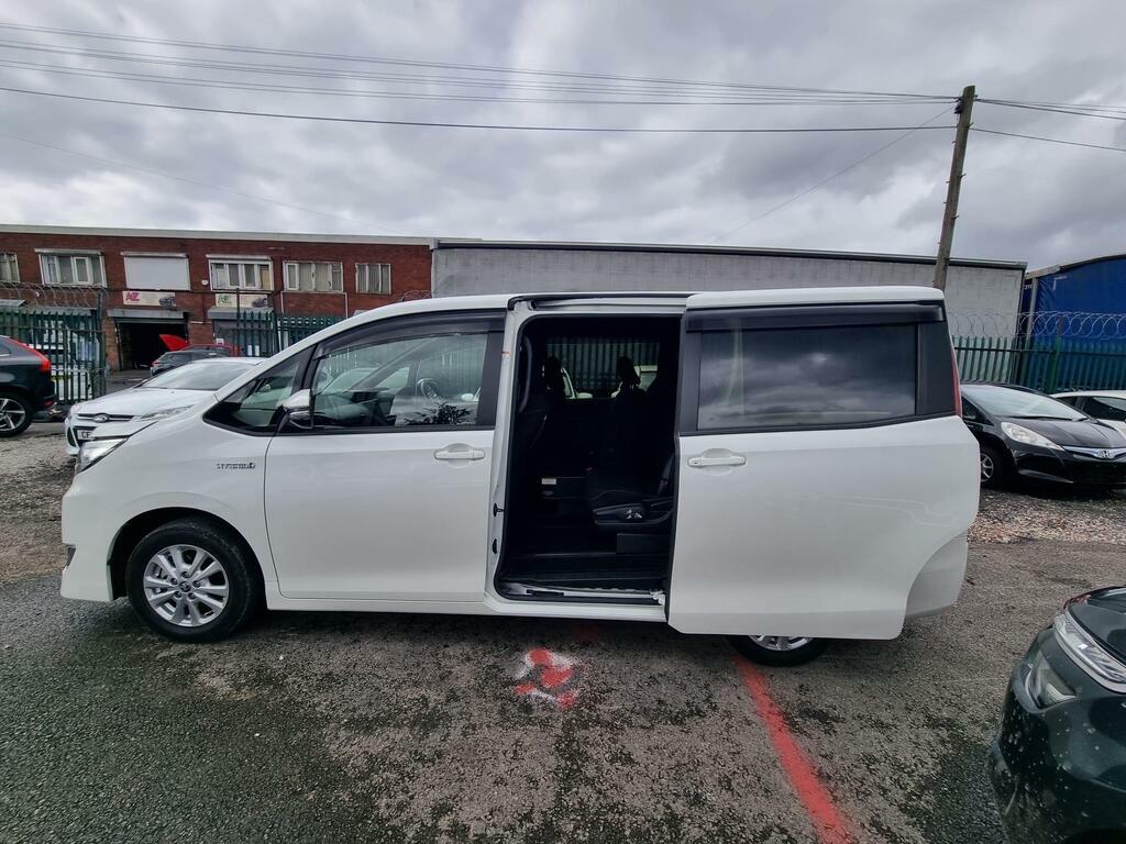 Toyota Noah 1.8 Hybrid 7 Seats Ulez White