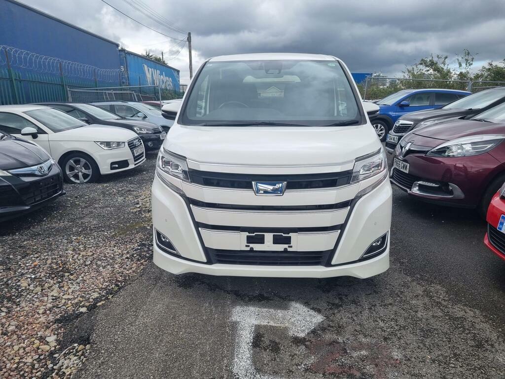 Toyota Noah 1.8 Hybrid 7 Seats Ulez White #4