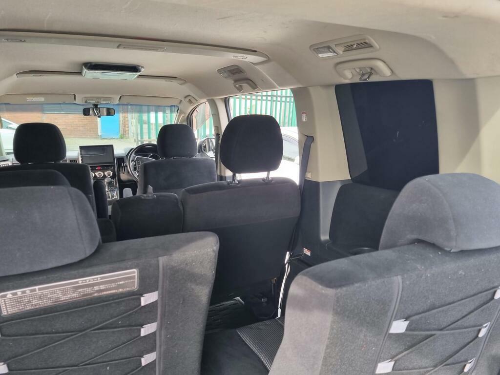 Mitsubishi Delica D5 2.0 G Power Package 4Wd 7 Seat Mivec - 2010 60 White #22
