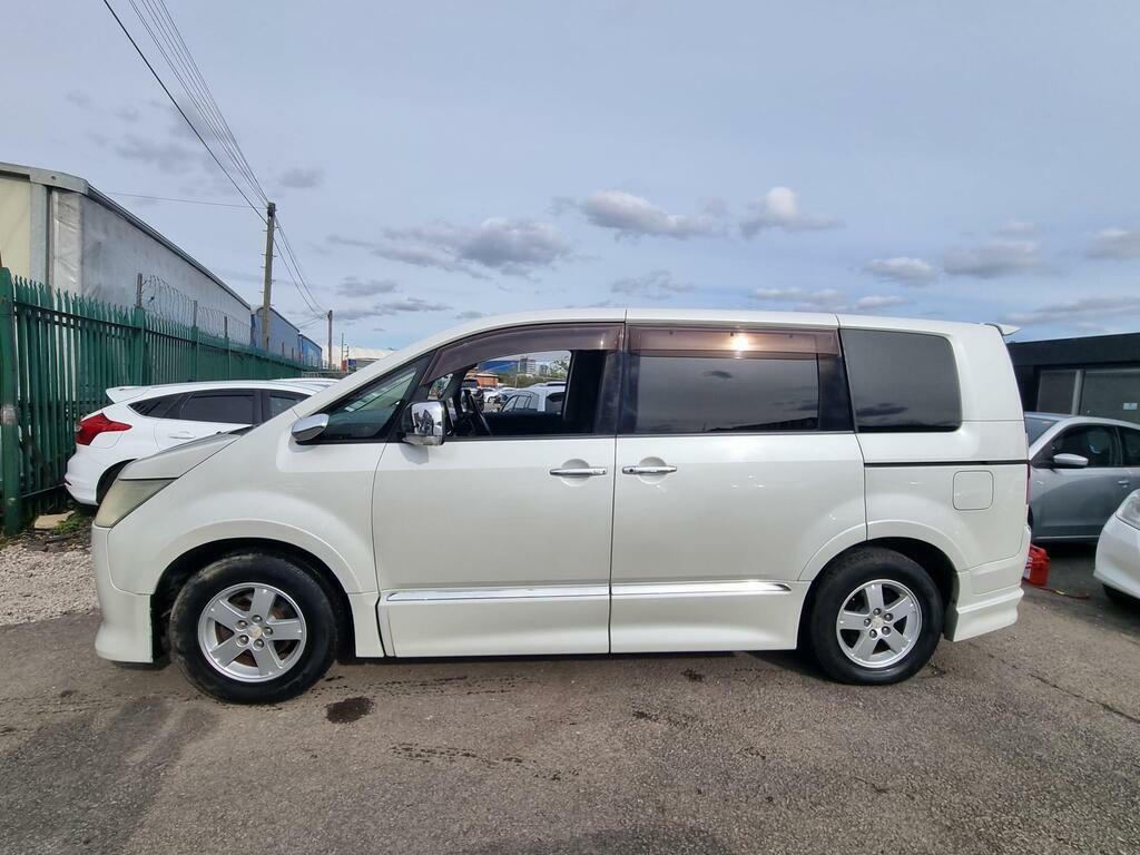 Mitsubishi Delica 8 Seater Ulez Low Miles 2.4 White