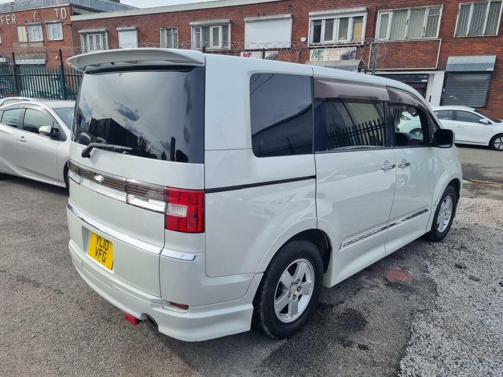 Mitsubishi Delica D5 2.0 G Power Package 4Wd 7 Seat Mivec - 2010 60 White #9