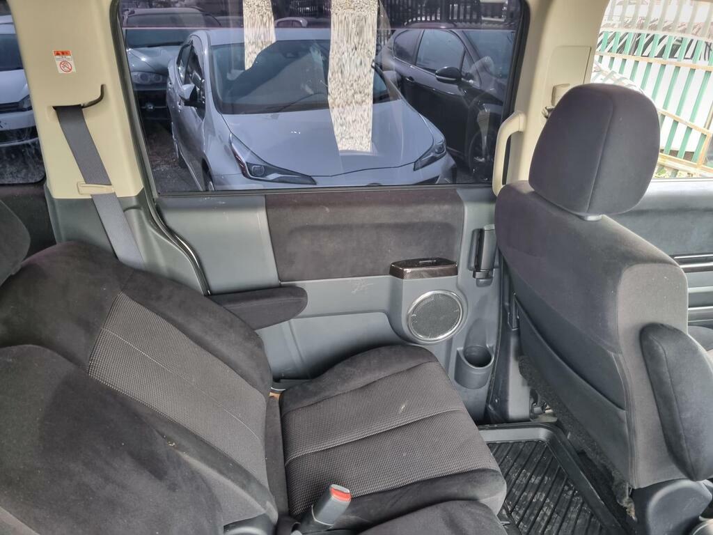 Mitsubishi Delica D5 2.0 G Power Package 4Wd 7 Seat Mivec - 2010 60 White #26