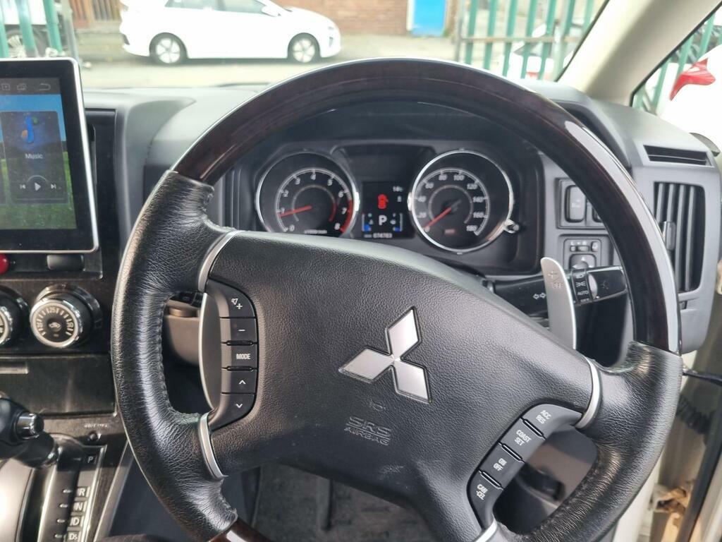 Mitsubishi Delica D5 2.0 G Power Package 4Wd 7 Seat Mivec - 2010 60 White #39