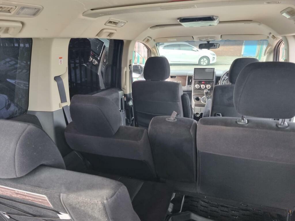 Mitsubishi Delica D5 2.0 G Power Package 4Wd 7 Seat Mivec - 2010 60 White #20