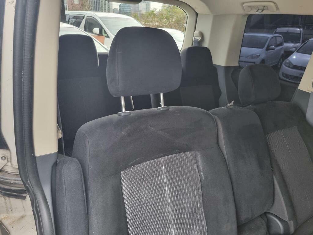 Mitsubishi Delica D5 2.0 G Power Package 4Wd 7 Seat Mivec - 2010 60 White #28