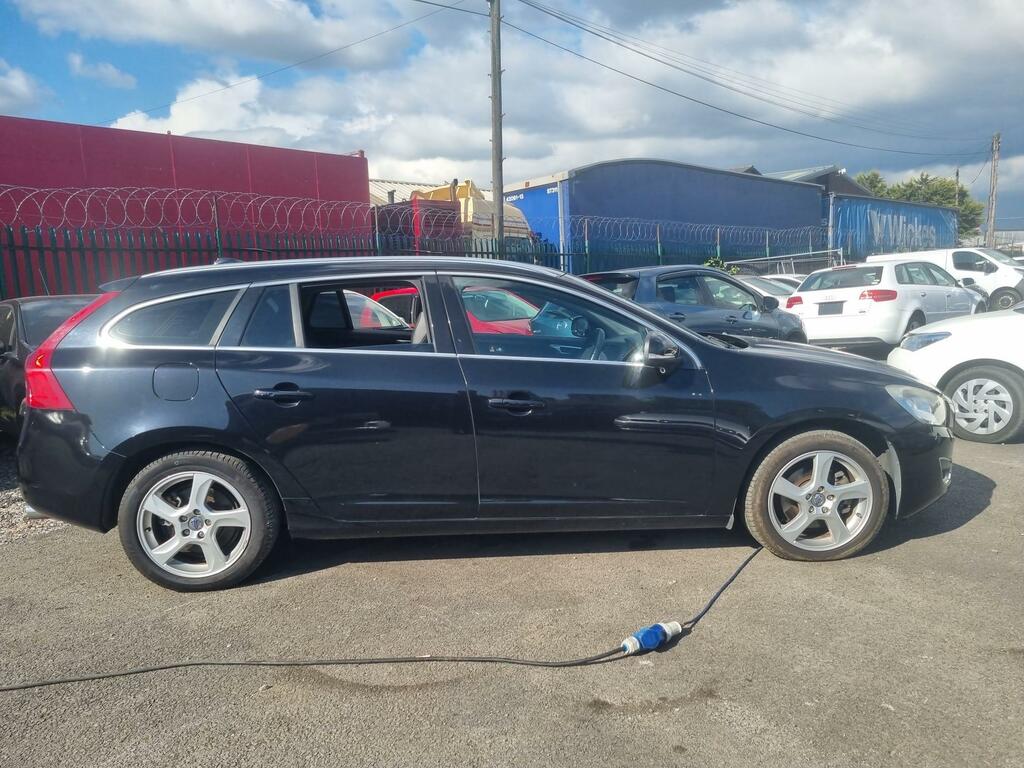 Volvo V60 1.6 T3 Se Nav Powershift Euro 5 Black #2