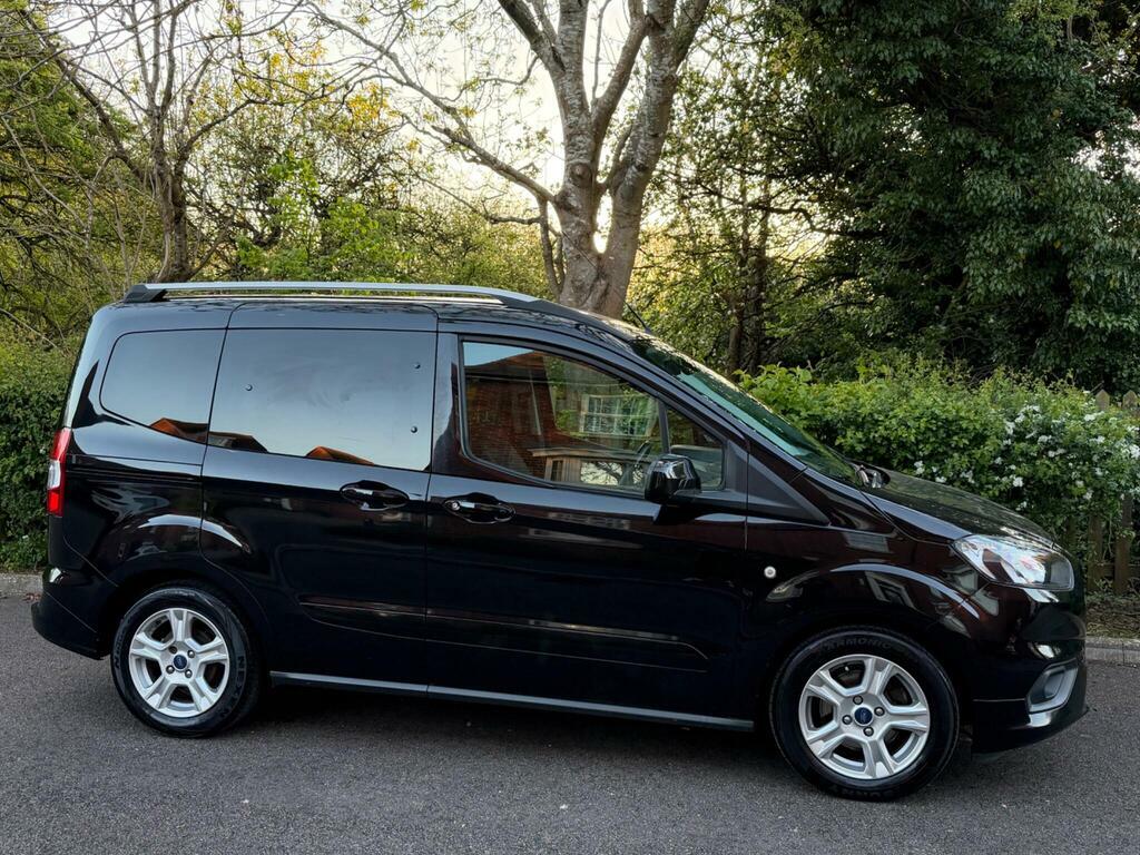 Ford Tourneo Courier 1.0 Ecoboost Zetec Euro 6 Black