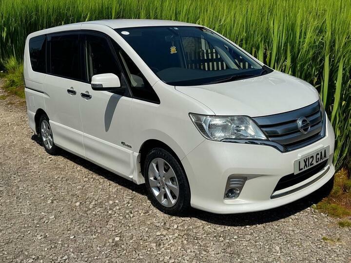 Nissan 2.0 White #16