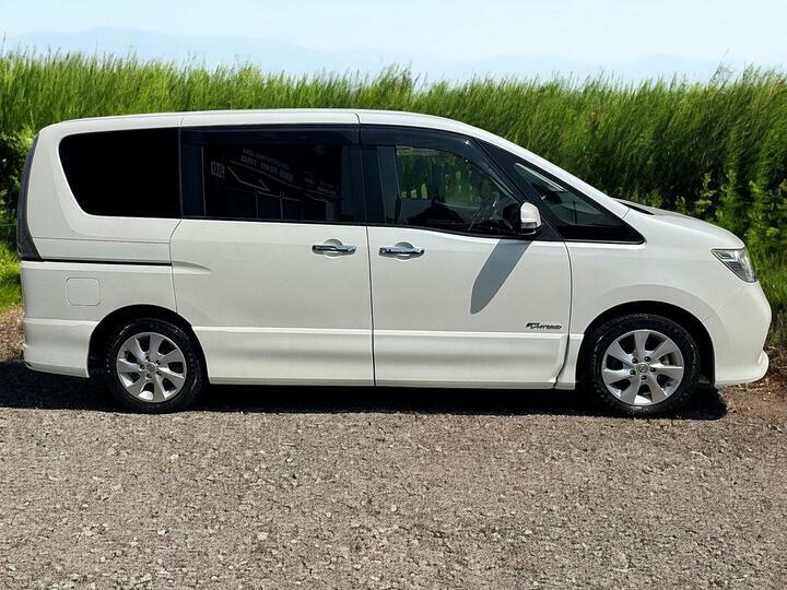 Nissan 2.0 White #12
