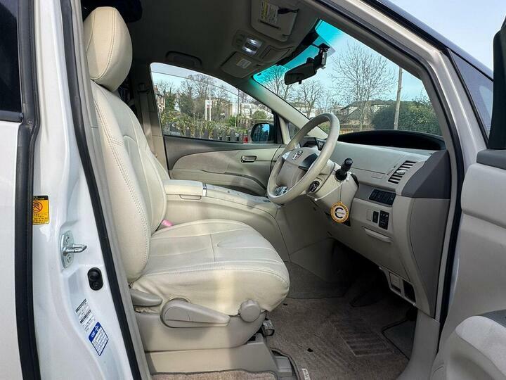 Toyota Estima 2.4 2Wd 7 Seater White #3