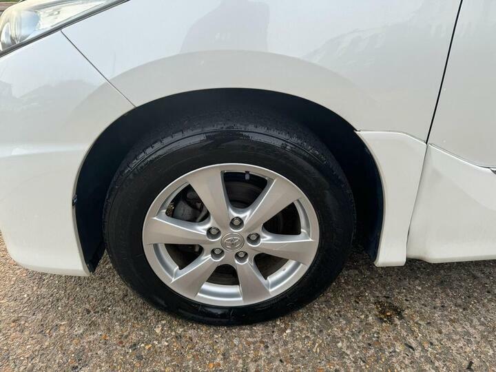 Toyota Estima 2.4 2Wd 7 Seater White #30