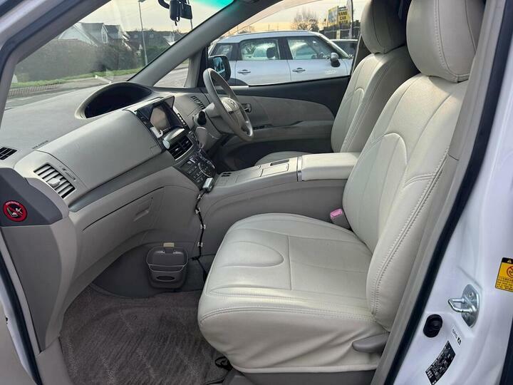 Toyota Estima 2.4 2Wd 7 Seater White #25